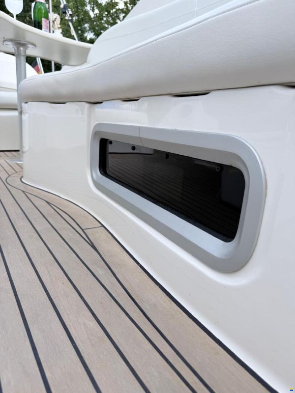 Maxum 2700 SE