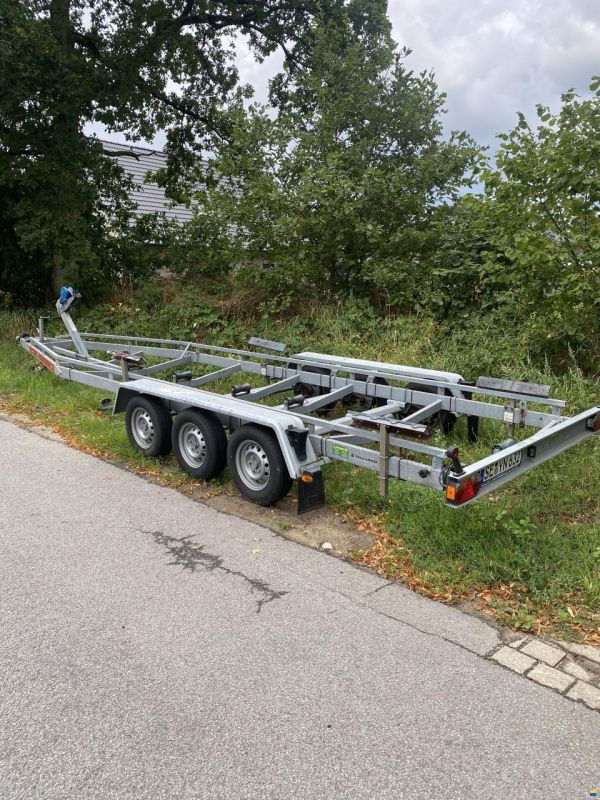 Maxum 2700 SE
