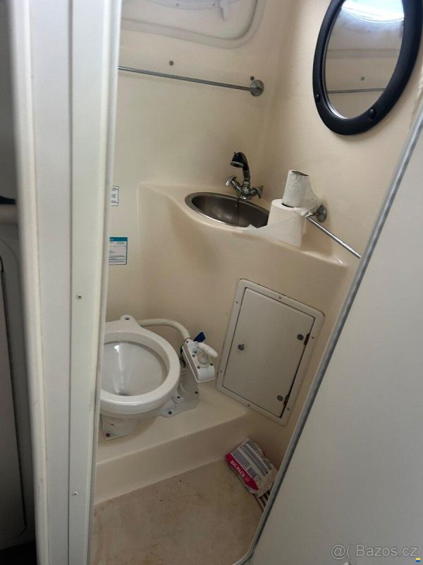 Rinker Fiesta Vee 242