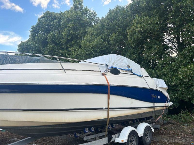 Rinker Fiesta Vee 242