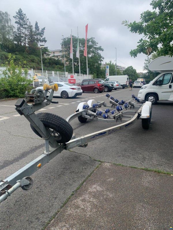 Rinker Fiesta Vee 242