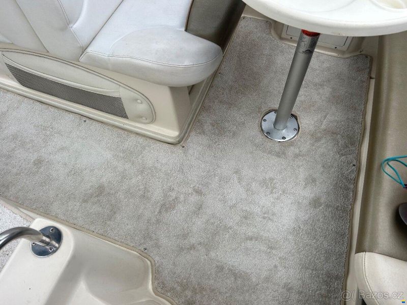 Rinker Fiesta Vee 242