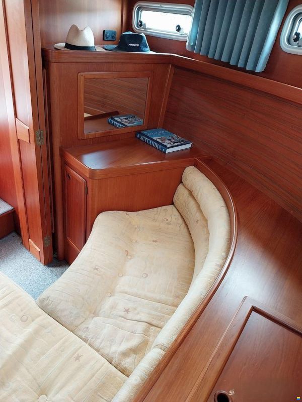 Nauticat 331