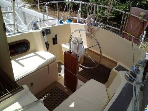 Seastream 34 Deck saloon