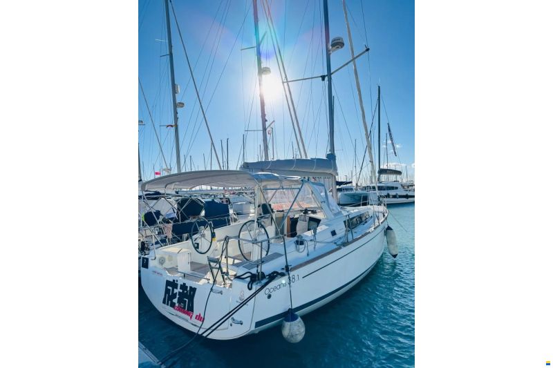 Beneteau Oceanis 38.1