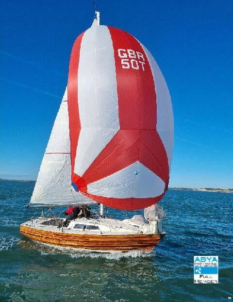 Classic Yacht Mullins Monarch 23