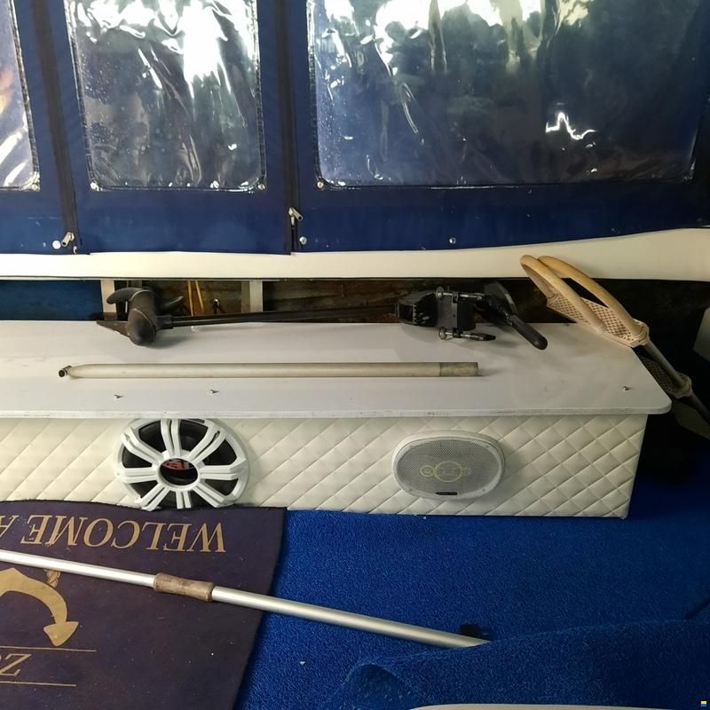 Sea Ray 390 Express