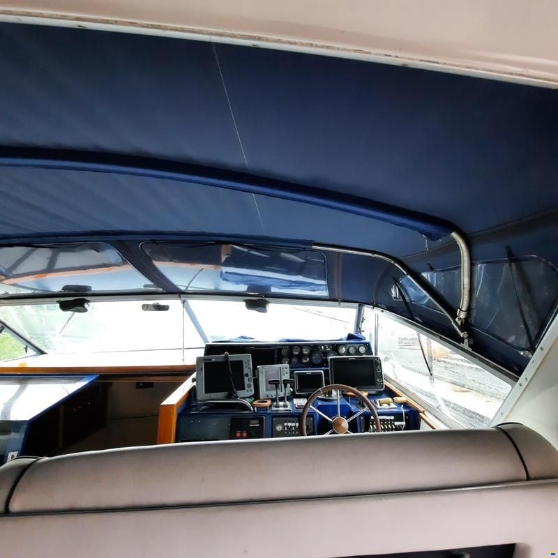 Sea Ray 390 Express