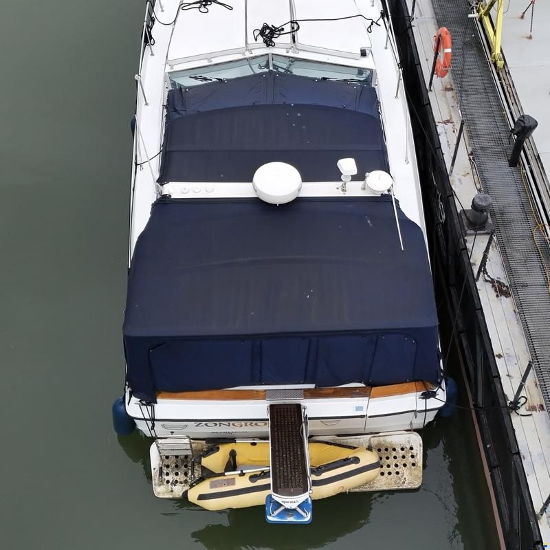 Sea Ray 390 Express