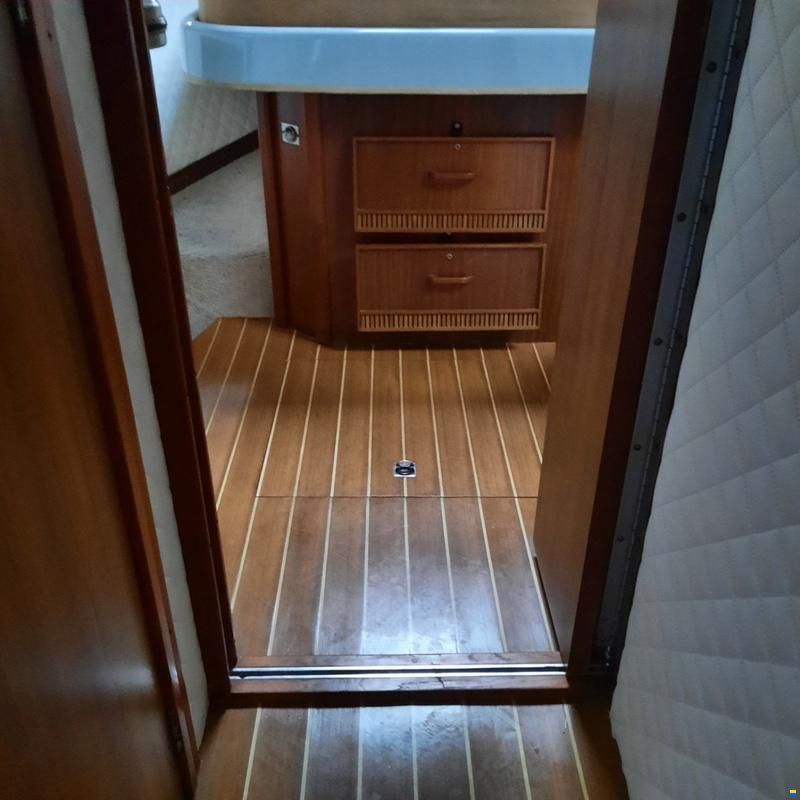 Sea Ray 390 Express