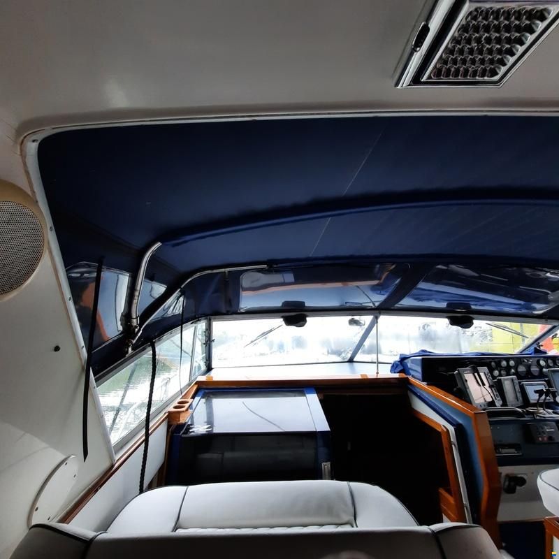 Sea Ray 390 Express