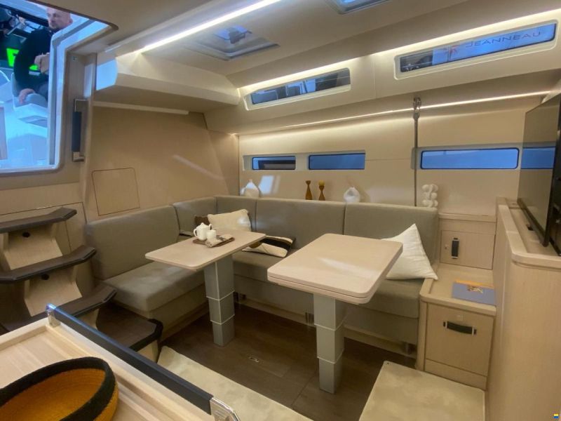 Jeanneau 55