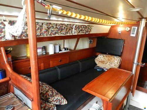 Omega Yachts 28