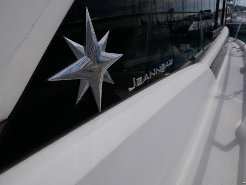 Jeanneau Leader 33