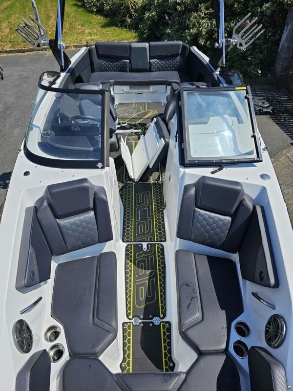 Scarab 255 ID Wake Edition