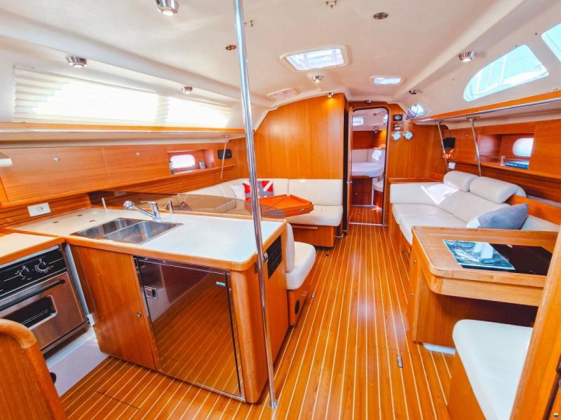 Catalina 445