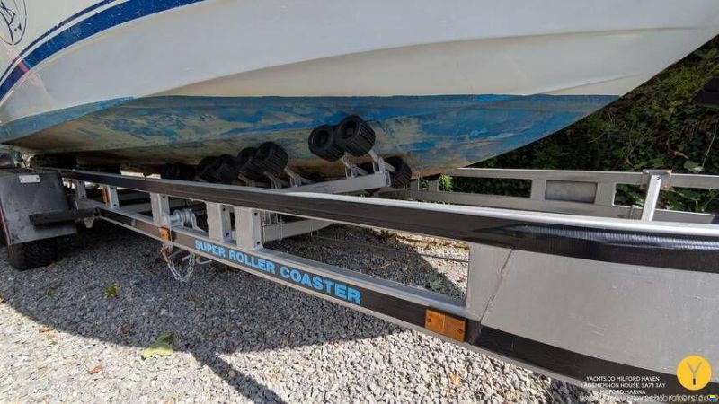 Bayliner Trophy Walkaround 2102