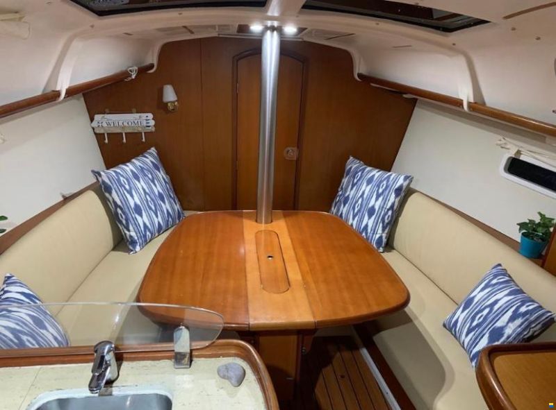 Beneteau Oceanis 323