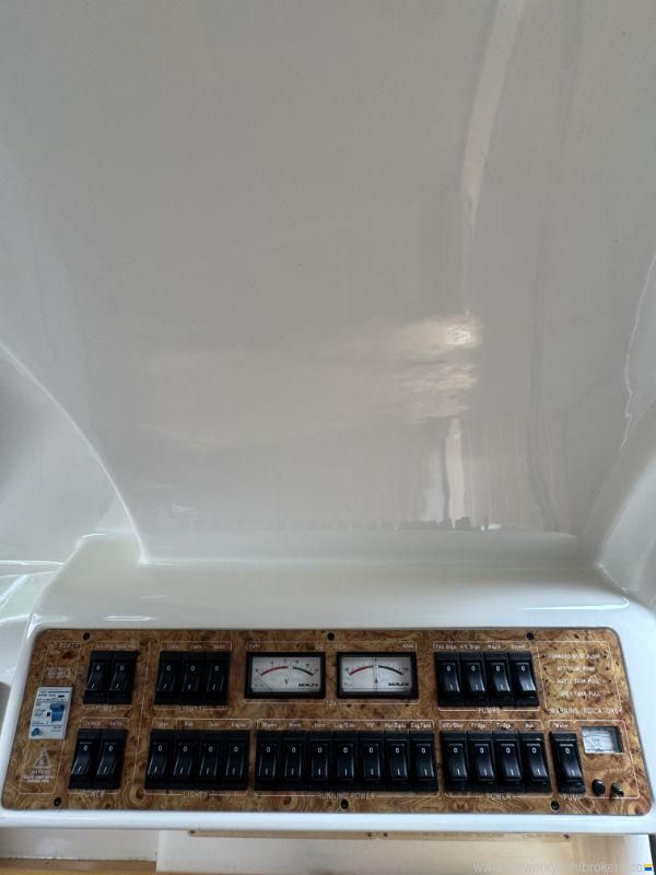 Sealine International 28