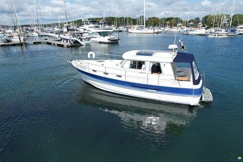 Hardy 32 Commander