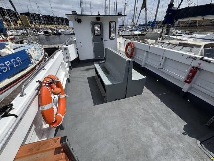 9.5 Catamaran