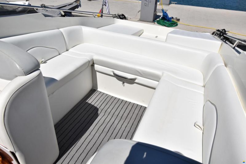 Performance Cruising 907