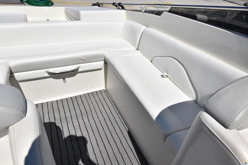 Performance Cruising 907