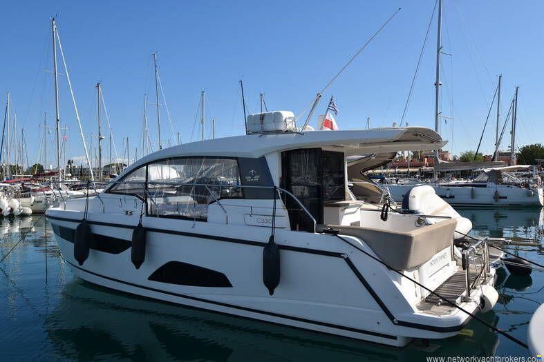 Sealine International C330