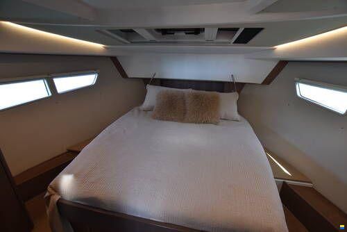 Sealine International C330