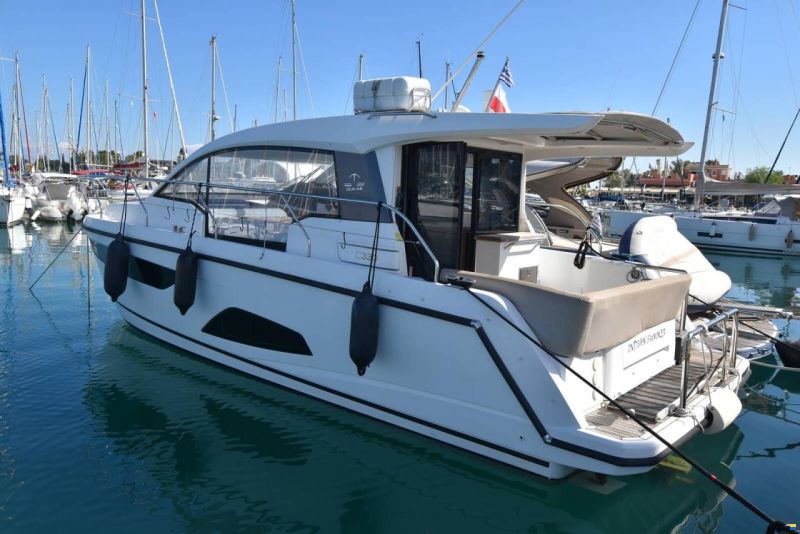 Sealine International C330