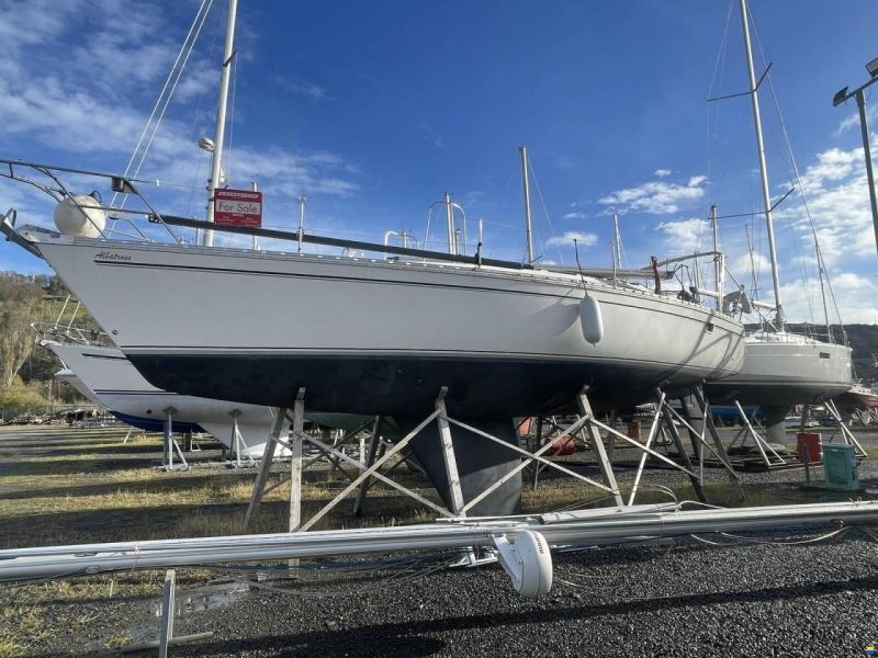 Jeanneau Olympic Sea 42 Sun Legend Hull