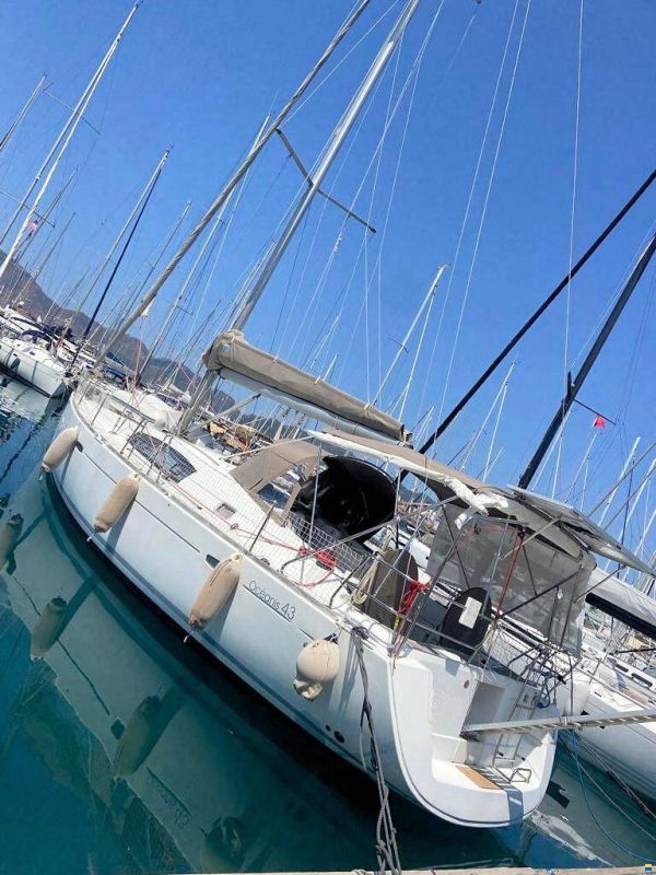 Beneteau Oceanis 43