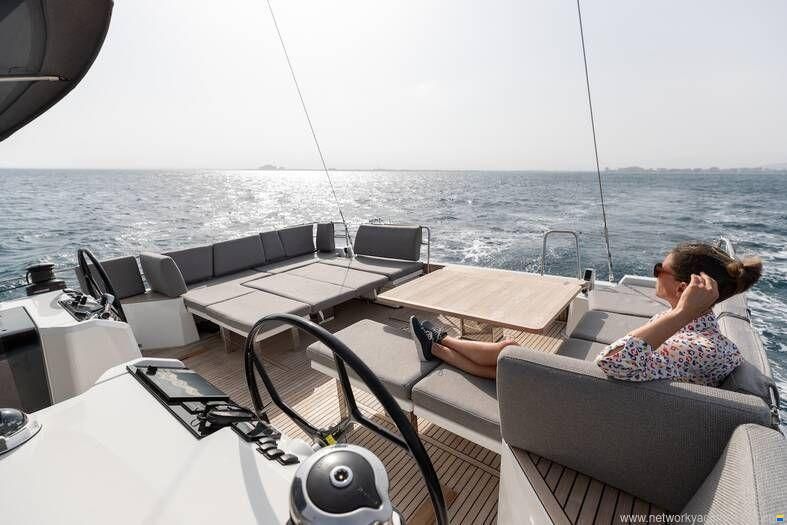 Jeanneau Yacht 55