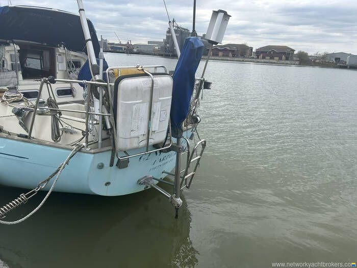 Vancouver 38 Pilothouse