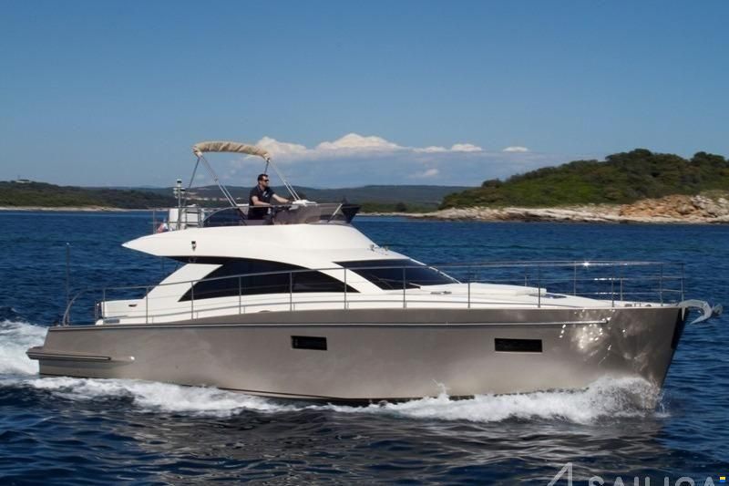 Custom Built Cyrus 13.8 Flybridge