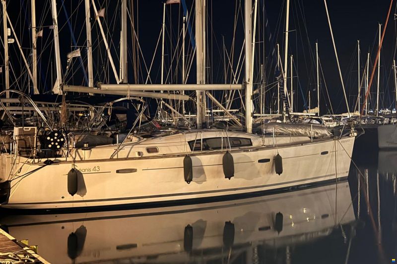 Beneteau Oceanis 43