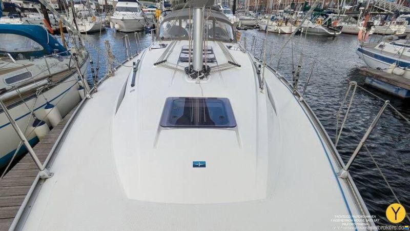 Bavaria Cruiser 37