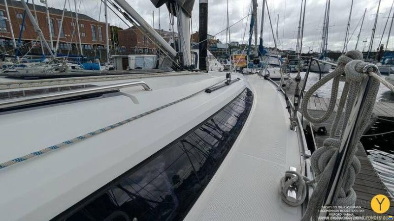 Bavaria Cruiser 37