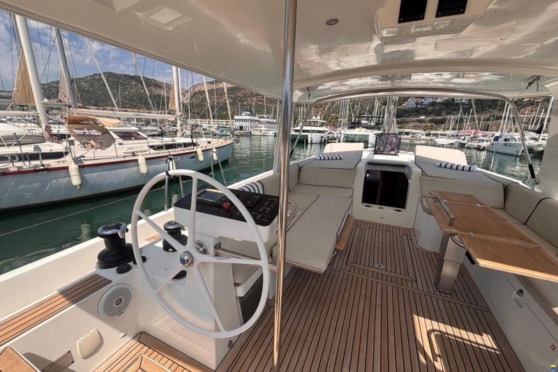 Beneteau Oceanis Yacht 54
