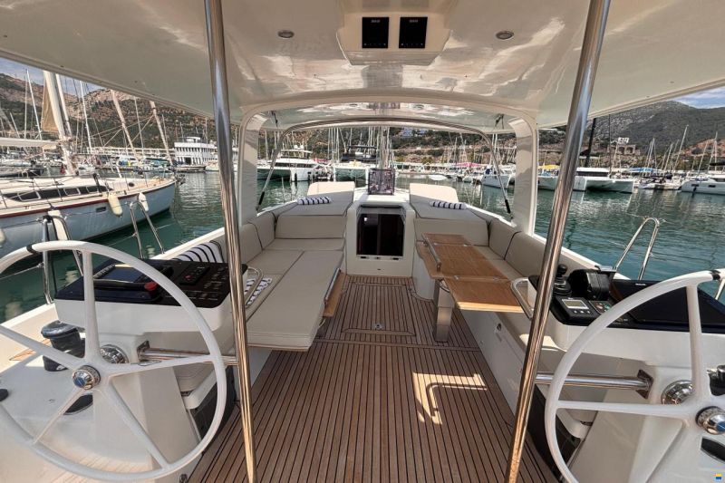 Beneteau Oceanis Yacht 54
