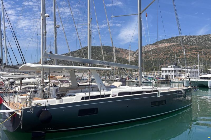 Beneteau Oceanis Yacht 54