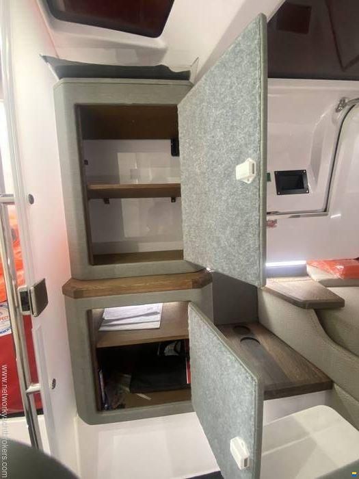 Axopar 37 XC Cross Cabin