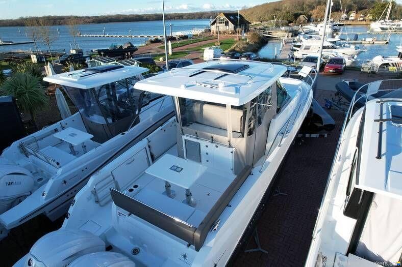 Jeanneau Cap Camarat 10.5 WA Series 2