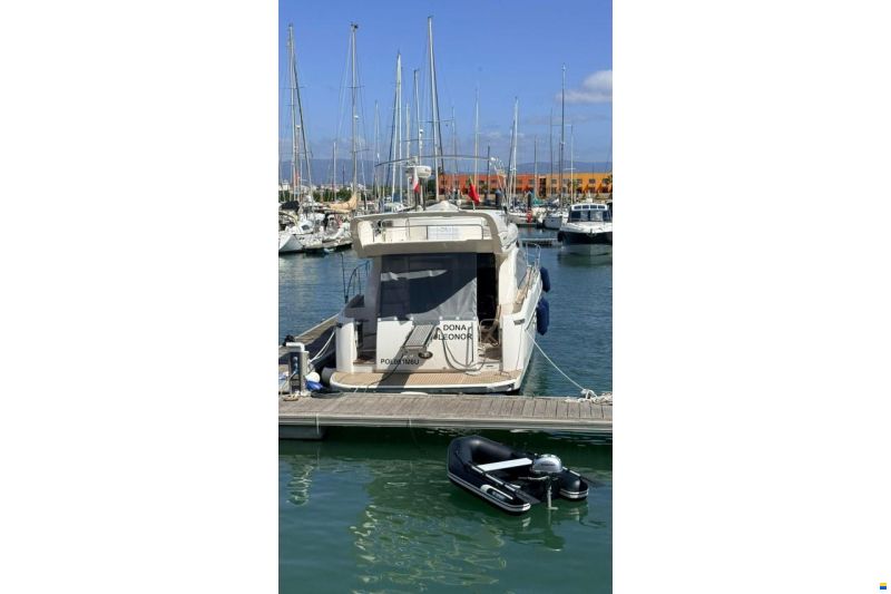 Azimut 46