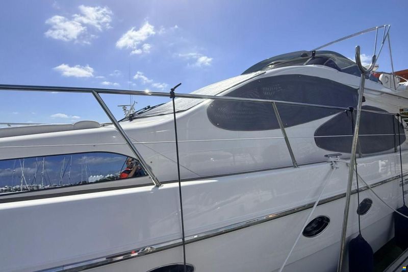 Azimut 46