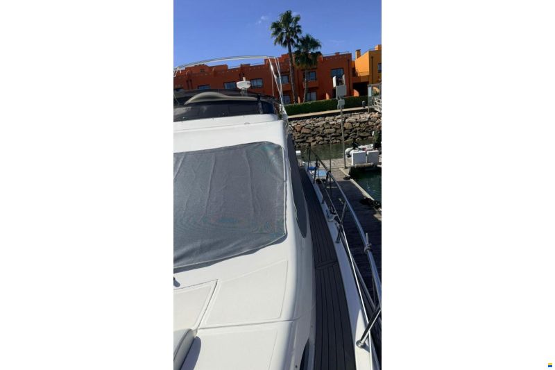 Azimut 46