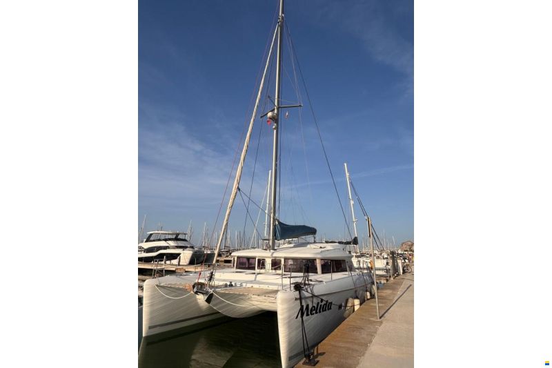 Lagoon 421