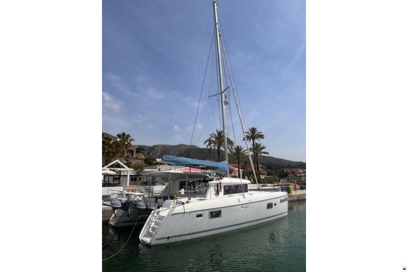 Lagoon 421