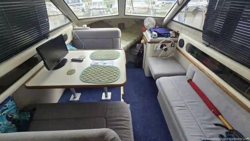 Carver 26 Command Bridge