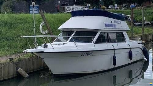 Carver 26 Command Bridge